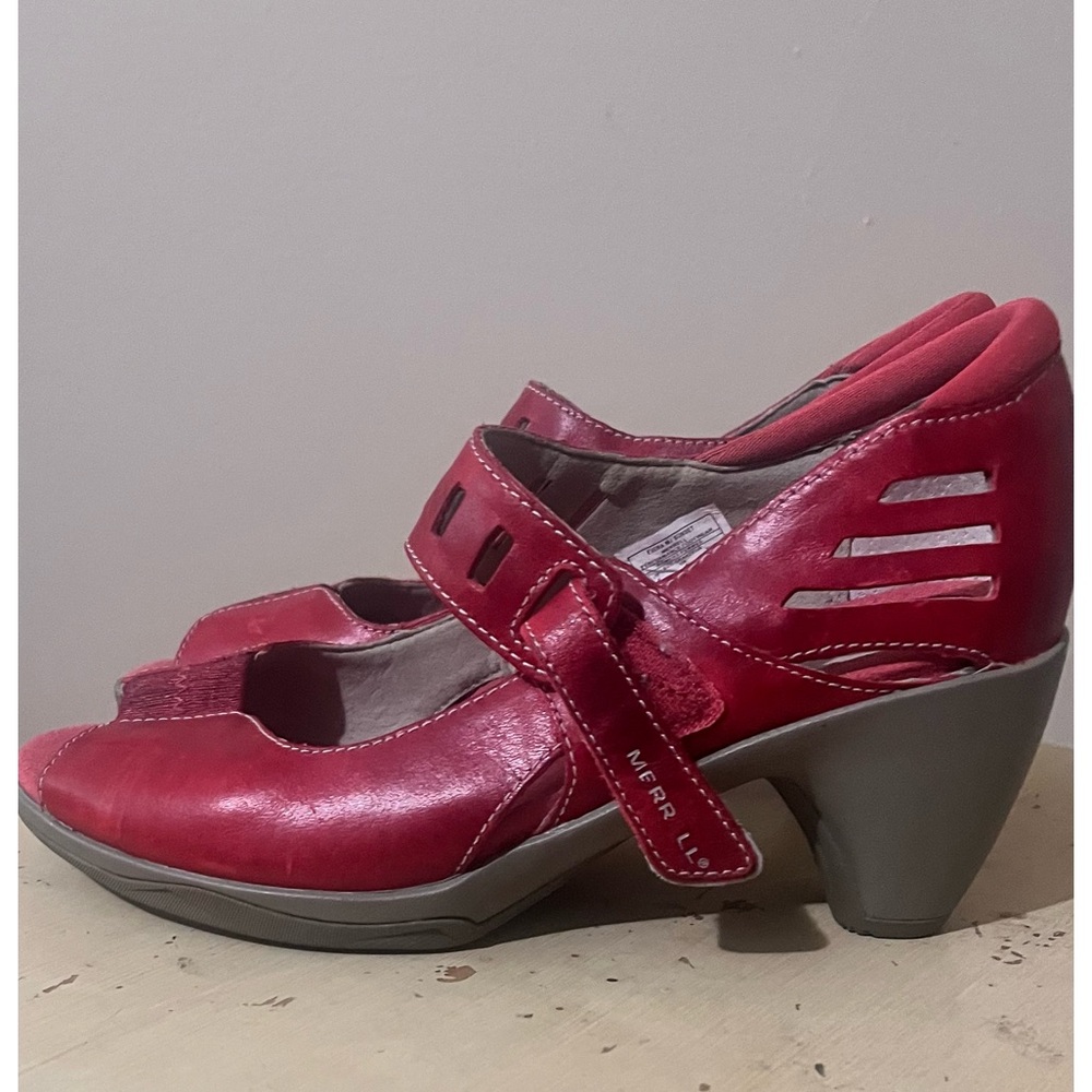 Merrell Red Strappy Sandals with Buckle Closure